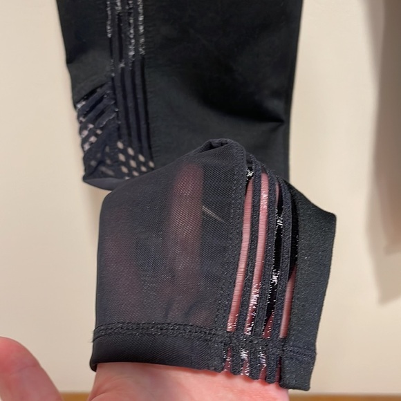 Fabletics Black High Waisted Leggings XS Sheer Side Stripes Pilates Yoga Run - Picture 4 of 8
